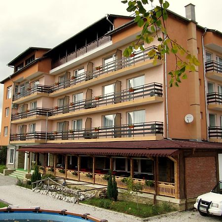 Family Hotel Lipite Tipchenitsa Eksteriør bilde