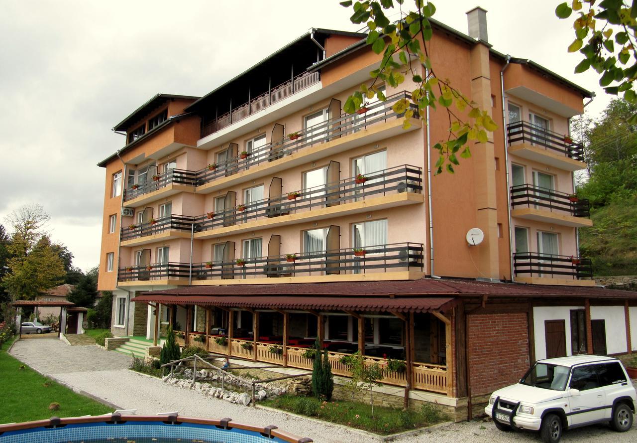 Family Hotel Lipite Tipchenitsa Eksteriør bilde